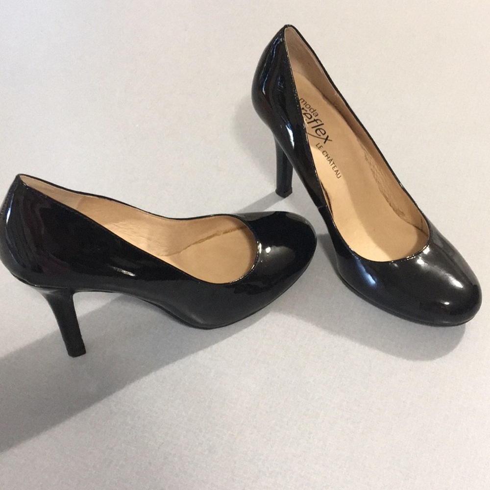 Never Worn. LeChateau ReFlex Blk High Heels